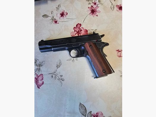 CO2 Colt Government 1911A1 cal. 4,5mm / .177 Umarex 
