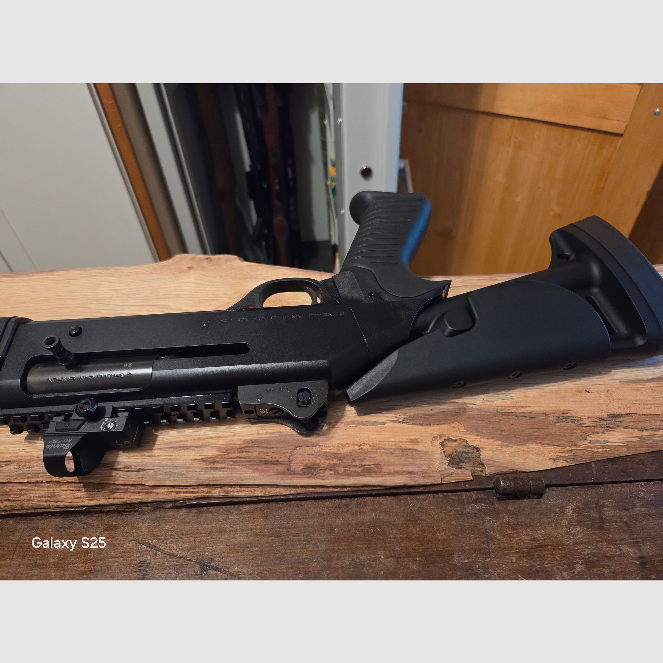 Verkaufe : Benelli M4 mit Schubschaft ! Wie neu... oder tausch/Inzahlungnahme..