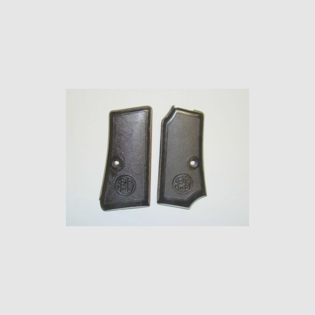 Grip panels for Beretta 34/35 for caliber 7.65 / 9mmk original