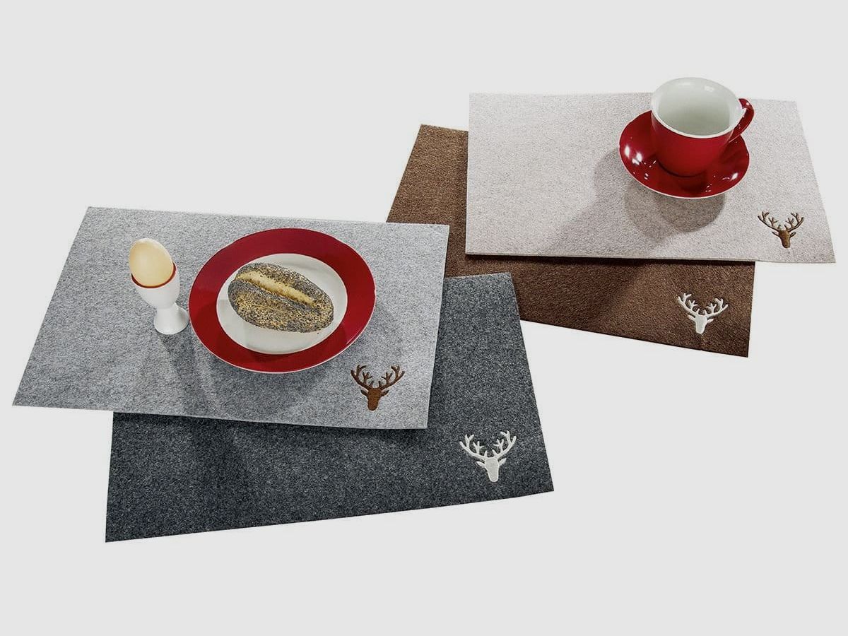 Guild felt placemat deer