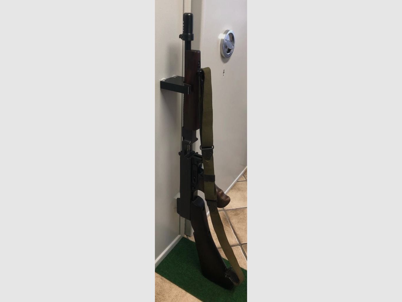 Gewehrhalterung magnetisch - Ar15 MR223 AKM Saiga SP5 Karabiner Thompson PPSch HK B&T SIG Haenel WBP Heckler & Koch