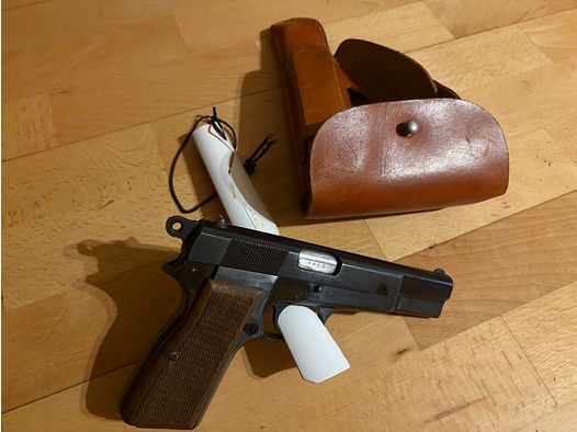 Pistolet FN