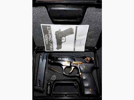 Pistola de fogueo Ekol Firat Compact en negro y dorado, calibre 9mm P.A.K. (PTB 929)