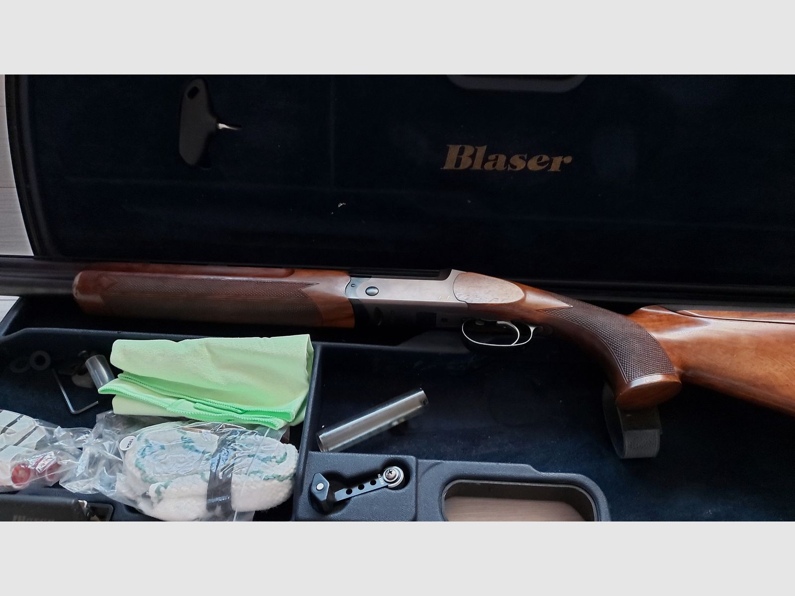 Blaser F3 Competition Cal. 12 – condizioni molto buone – valigia & Briley Chokes