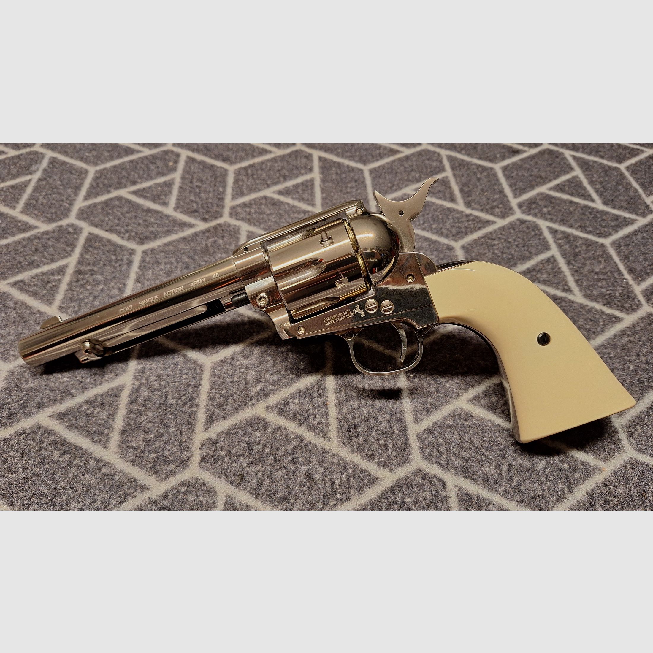 Colt Single Action Army® 45 nickel Co2 revolver caliber 4.5 mm BB-NEW