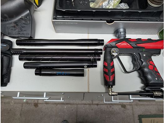 Équipement complet de paintball y compris le marqueur