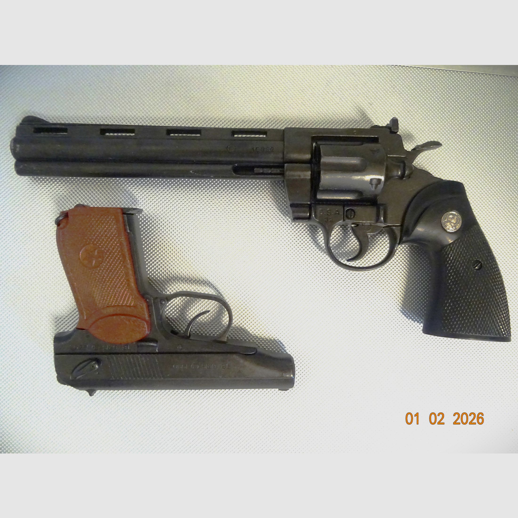 Ensemble d'armes modèles, revolver Colt Python, pistolet Makarov, réplique décorative Denix, de haute qualité !