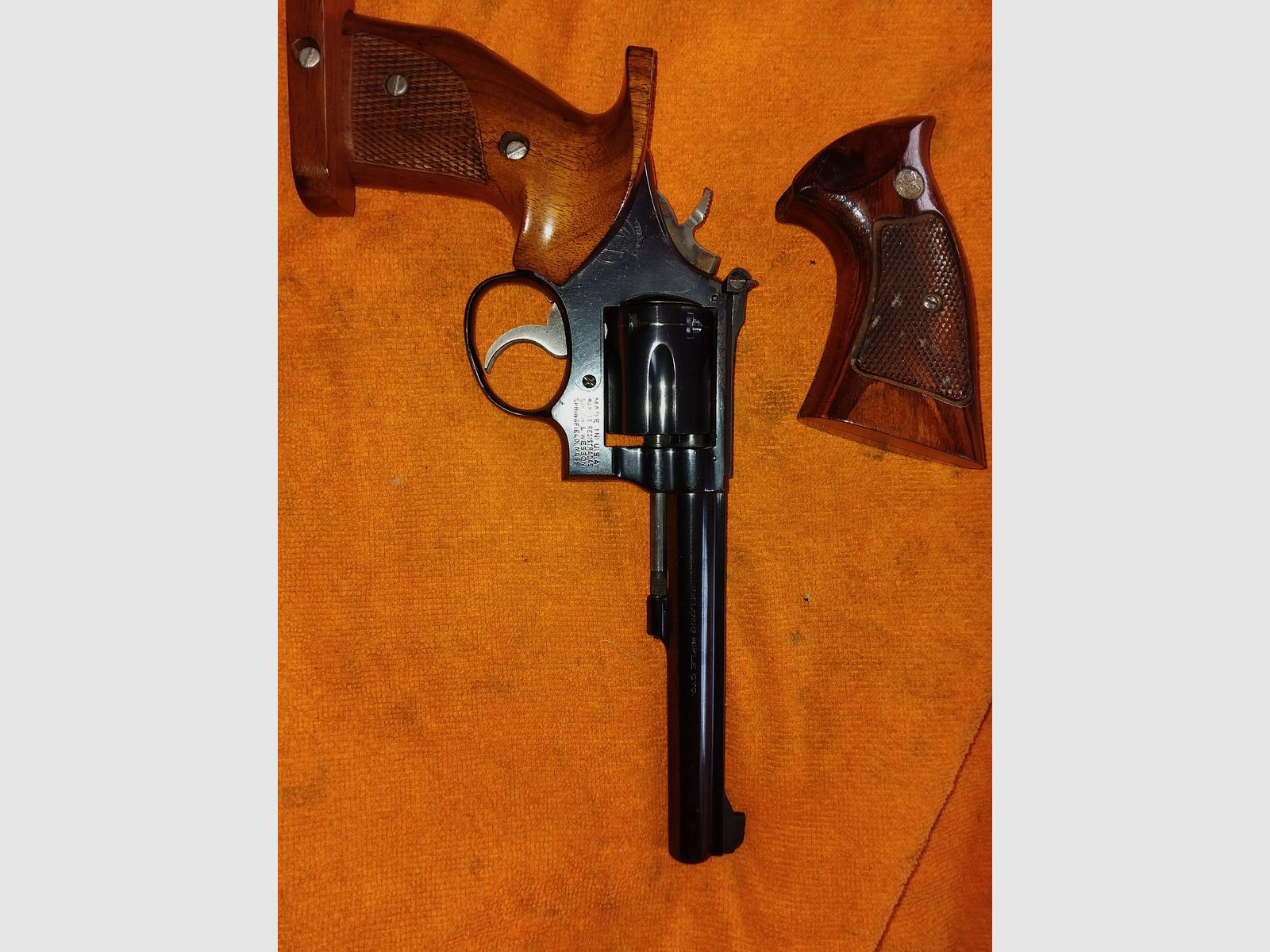 Revolver Smith & Wessen Modell 17 6" mit Sportgriffstück