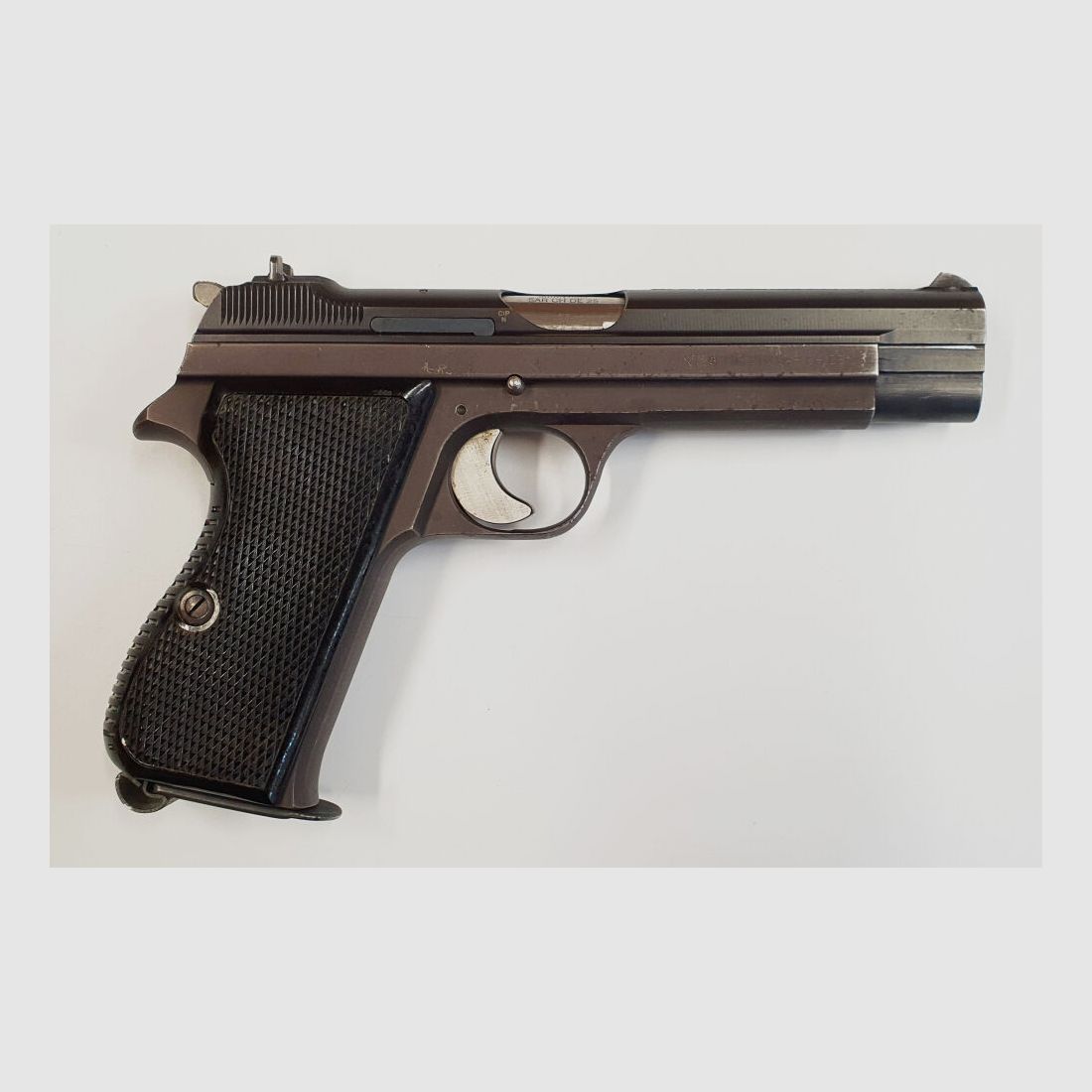 Pistolet SIG P210-2 en calibre 9mm Luger (9x19) incluant un holster et un chargeur de rechange, FABRIQUÉ EN SUISSE, image 3 sur 10