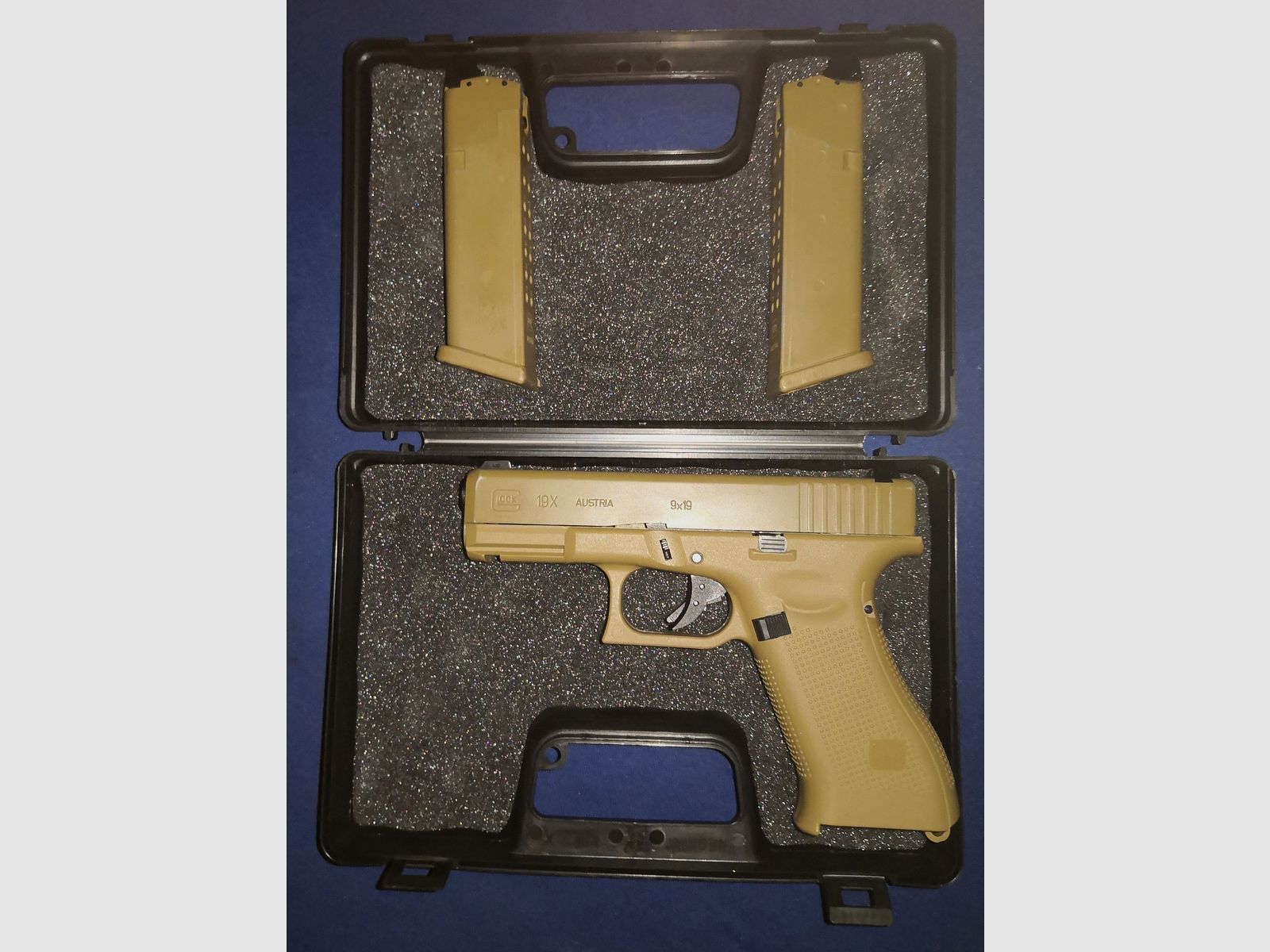 Glock 19X Airsoft with metal slide GBB 6mm BB Coyote Tan softair gas version with 2 magazines