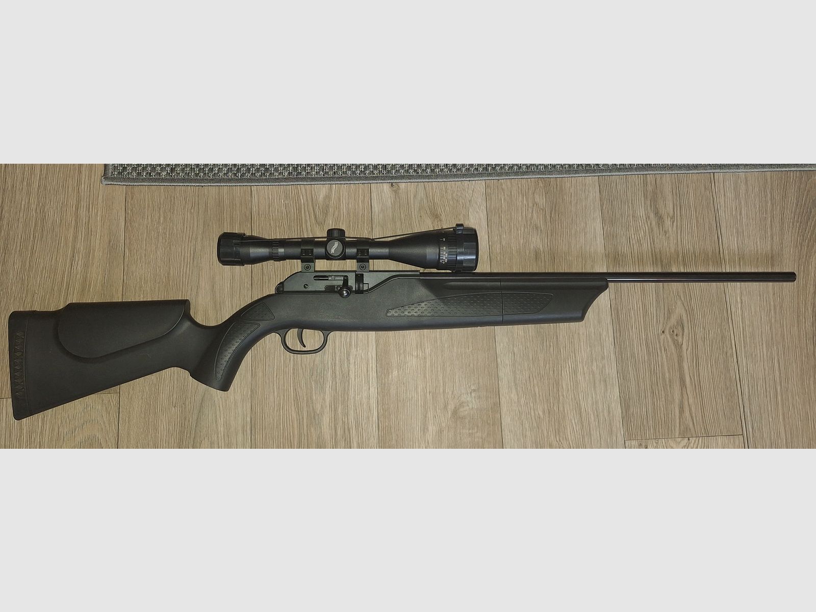 Fusil Umarex 850 Airmagnum CO2 Cal. 4,5 mm avec lunette de tir Walther 6x42