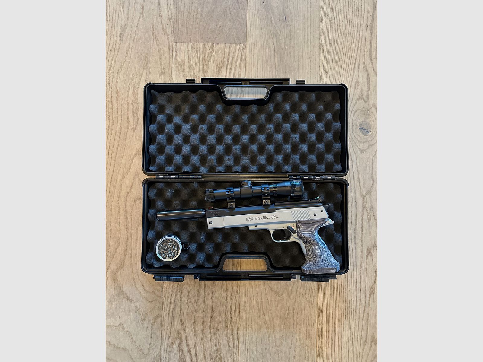 Weihrauch HW45 mit Zielfernrohr (2x20), Schalldämpfer und Koffer