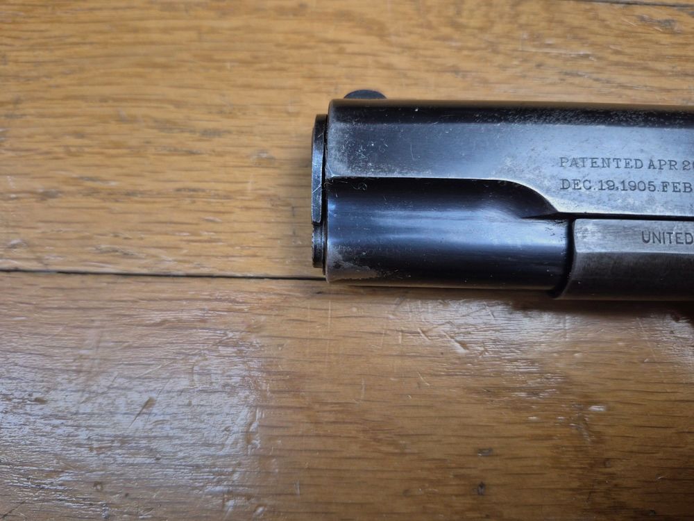 Rare Colt 1911 pistol (not 1911 A1!) – The original myth! – Military weapon from 1918 – Cal. .45 ACP – Beautiful original bluing at 80% without oxidation – Very nice markings – Barrel in good condition – Impeccable mechanics – Grips, screws, magazine conforming and TBE – Rare original holster from 1918 included – BE+!, image 22 of 25
