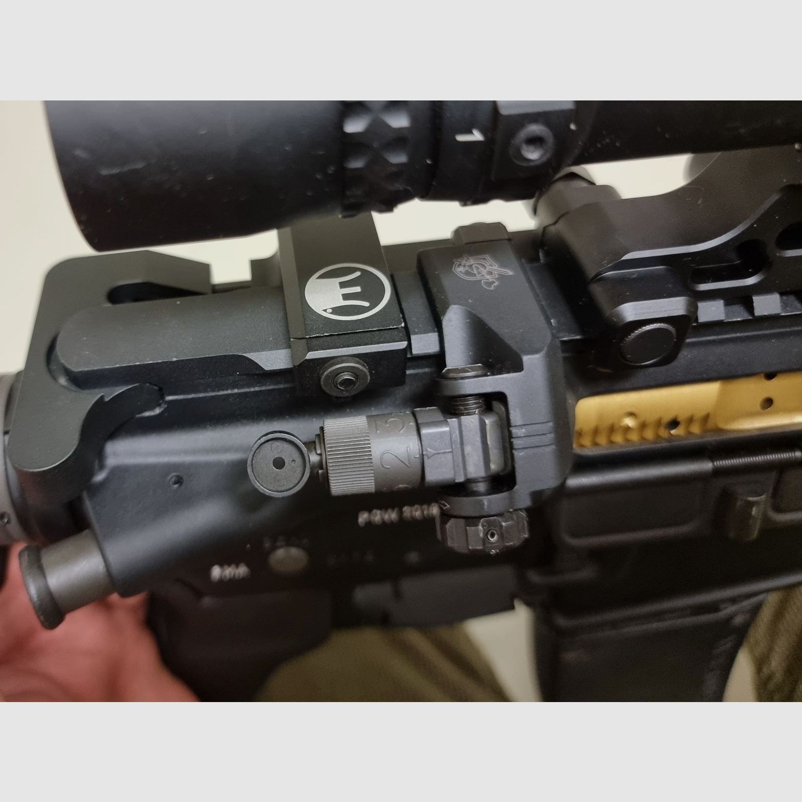 AR15 personalizzato superlativo nello stile di John Wick. Cal. 223 Rem. Solo componenti di alta qualità. Opzionale con Nightforce NX8!
