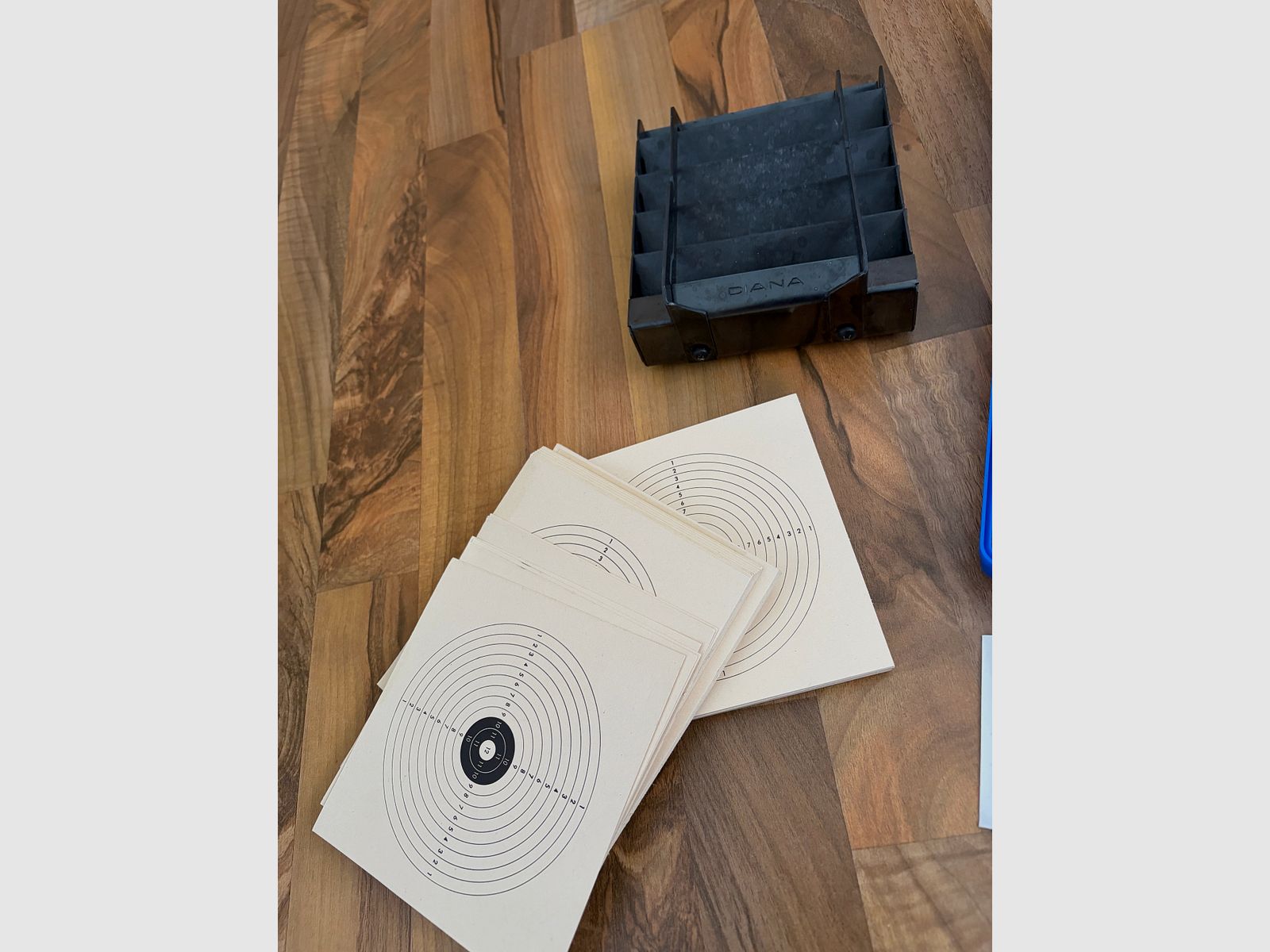 Walther CP88 CO₂ Pistolet 4,5 mm dans la mallette avec accessoires I Diabolos et boîte de récupération de balles / cibles