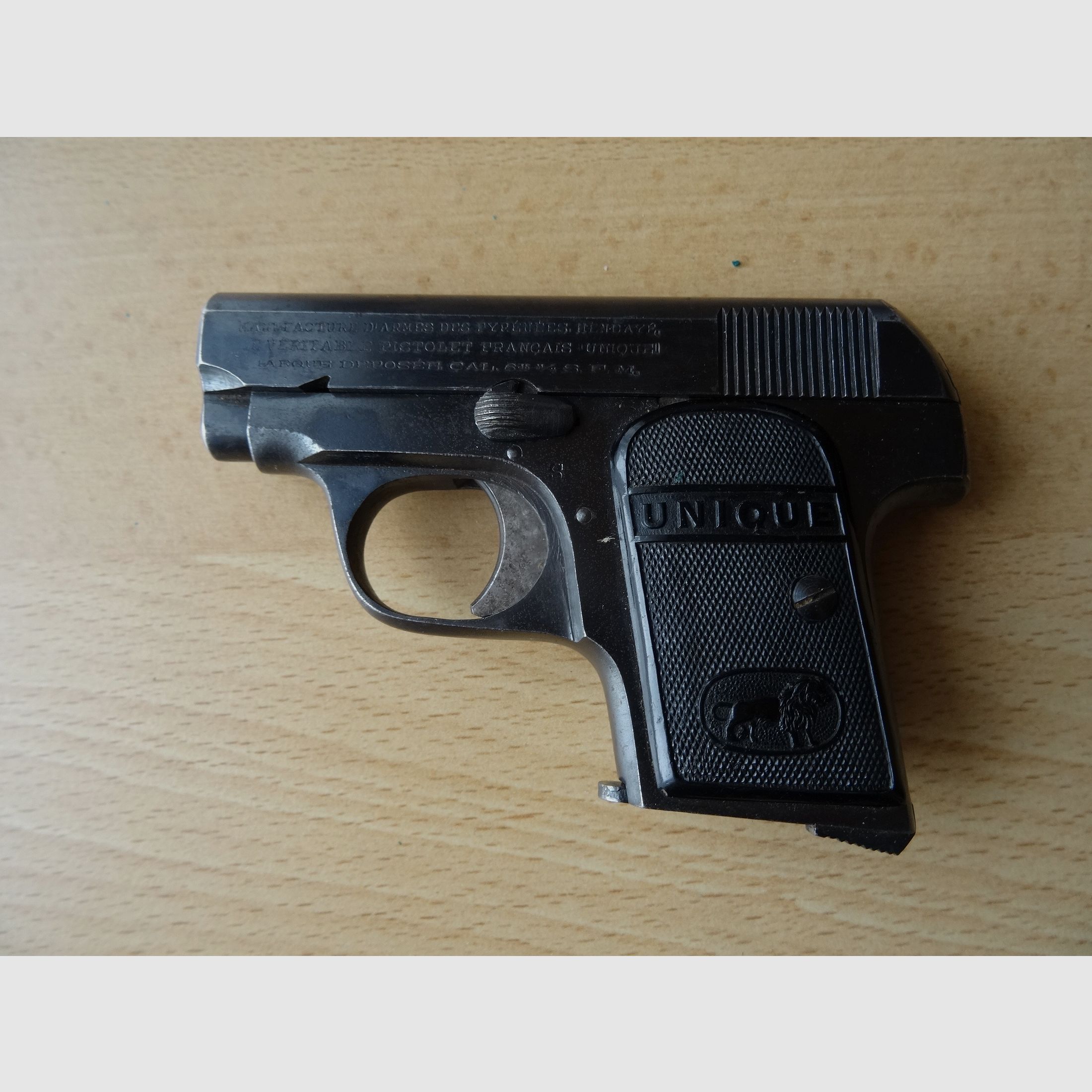 Pistolet UNIQUE