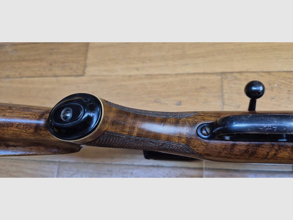 Sehr schöne Jagdgewehr Krico 700 Jagdmatch — Kal. .222 Rem — Herstellung Kriegeskorte in Stuttgart — Deutscher Stecher — Hensoldt Wetzlar Diatal 4X32 auf 100% Stahl-Turm-Montage — Sehr schöner Nussbaumholz hoher Grad — Exzellente Mechanik — Exzellenter Abzug — Sehr schöner Lauf fast neu – TBE/TBE+, Bild 13 von 38