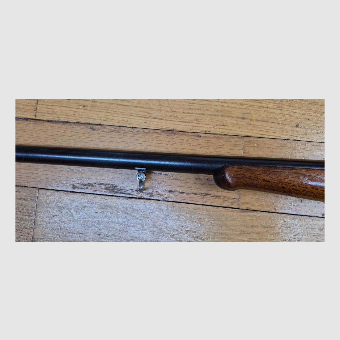 Sehr seltene „echte“ Winchester Repetierbüchse Modell 1895 Made in USA – Kal. 30.06 Springfield – Original Winchester Fertigung New Haven von 1911! – Import aus dem Deutschen Kaiserreich vor 1914 – Wunderschöner Nussbaumholz der Klasse IV – Original Bronzierung zu 98% nahezu perfekt – Sehr schöne Markierungen von „echter“ Winchester (nicht Japan nach 1985) – Prächtiger Lauf und perfekte Mechanik – Waffe im Originalzustand in außergewöhnlichem Zustand – Kategorie D §e)! – Sehr selten und in TBE++, Bild 10 von 38
