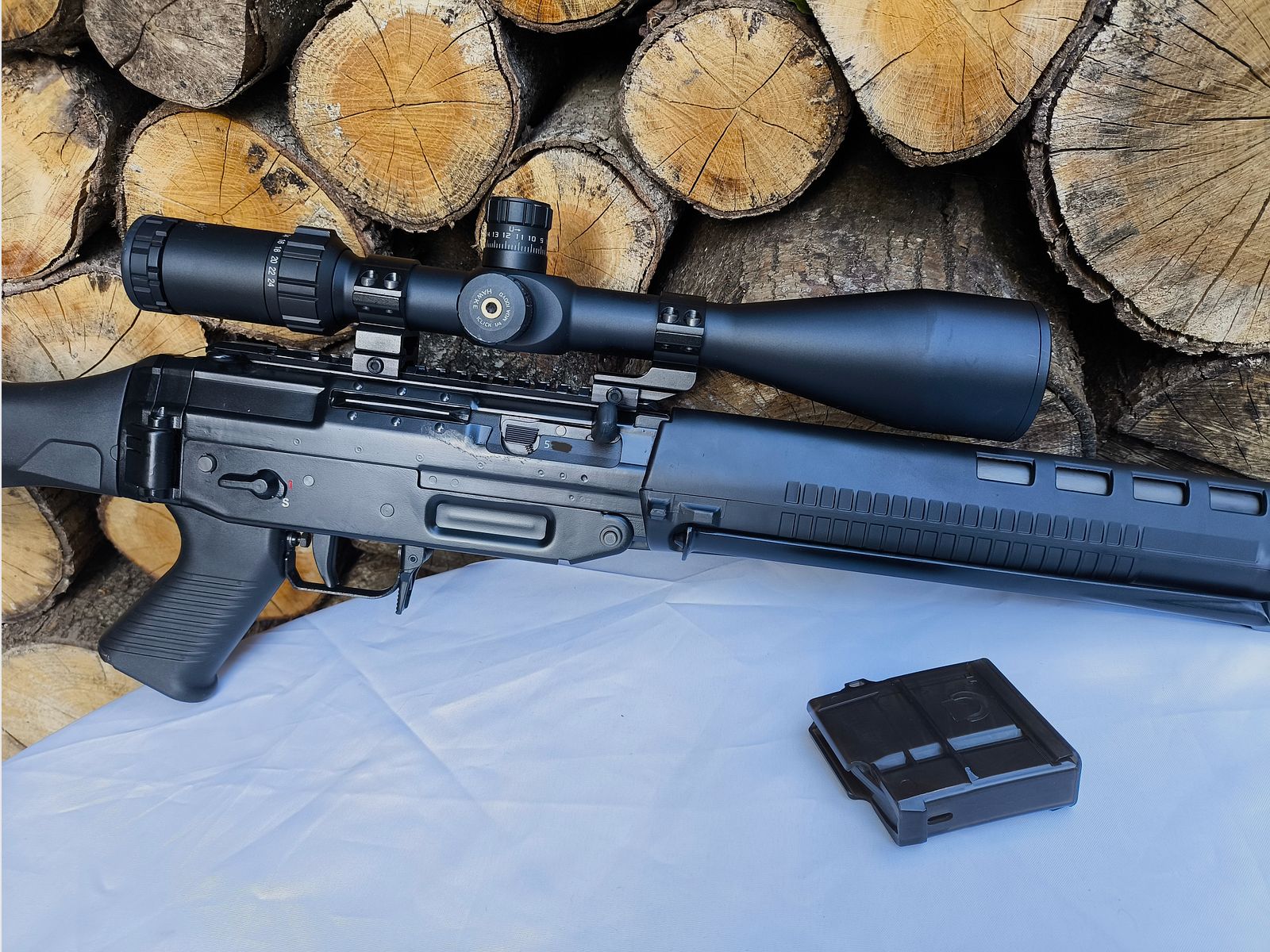 Sig 550 Sport .223 Rem. mit Hawke Sidewinder 30 SF 6-24x56 SR-PRO
