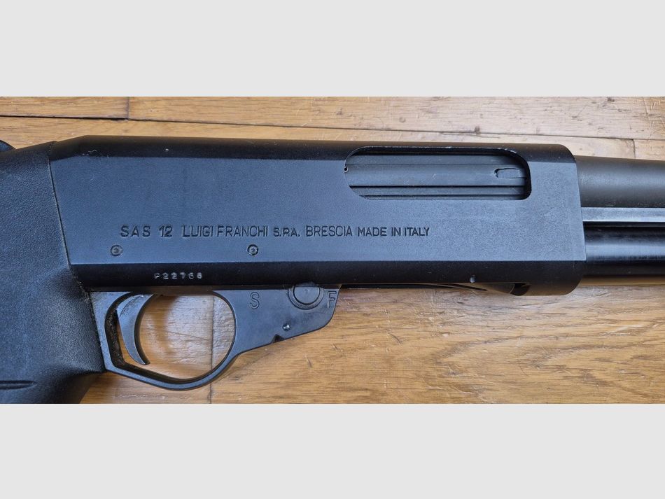 Bellissimo Fucile a Pompa Franchi – Mod. SAS 12 – Calibro 12/76 – Canne Liscia a Specchio – 8 Colpi (7+1) – Più Raro e Più Robusto del SPAS 12 – Qualità Franchi Ovunque – TBE+, immagine 1 di 22