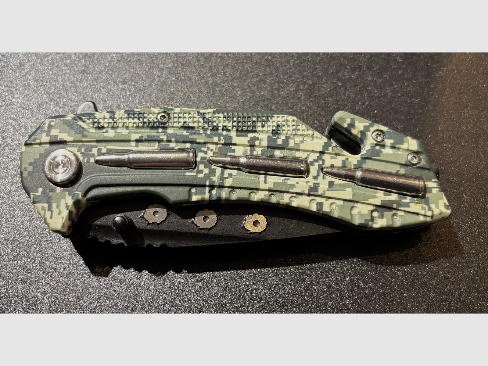 Klappmesser Camuflage Vitrinenstück Neu 