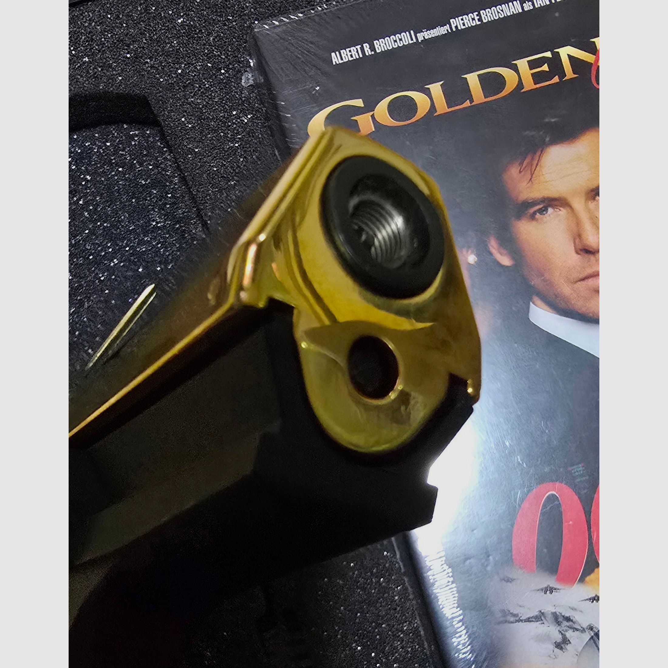 Walther P99 Gold Special Edition James Bond PTB 637 Read!