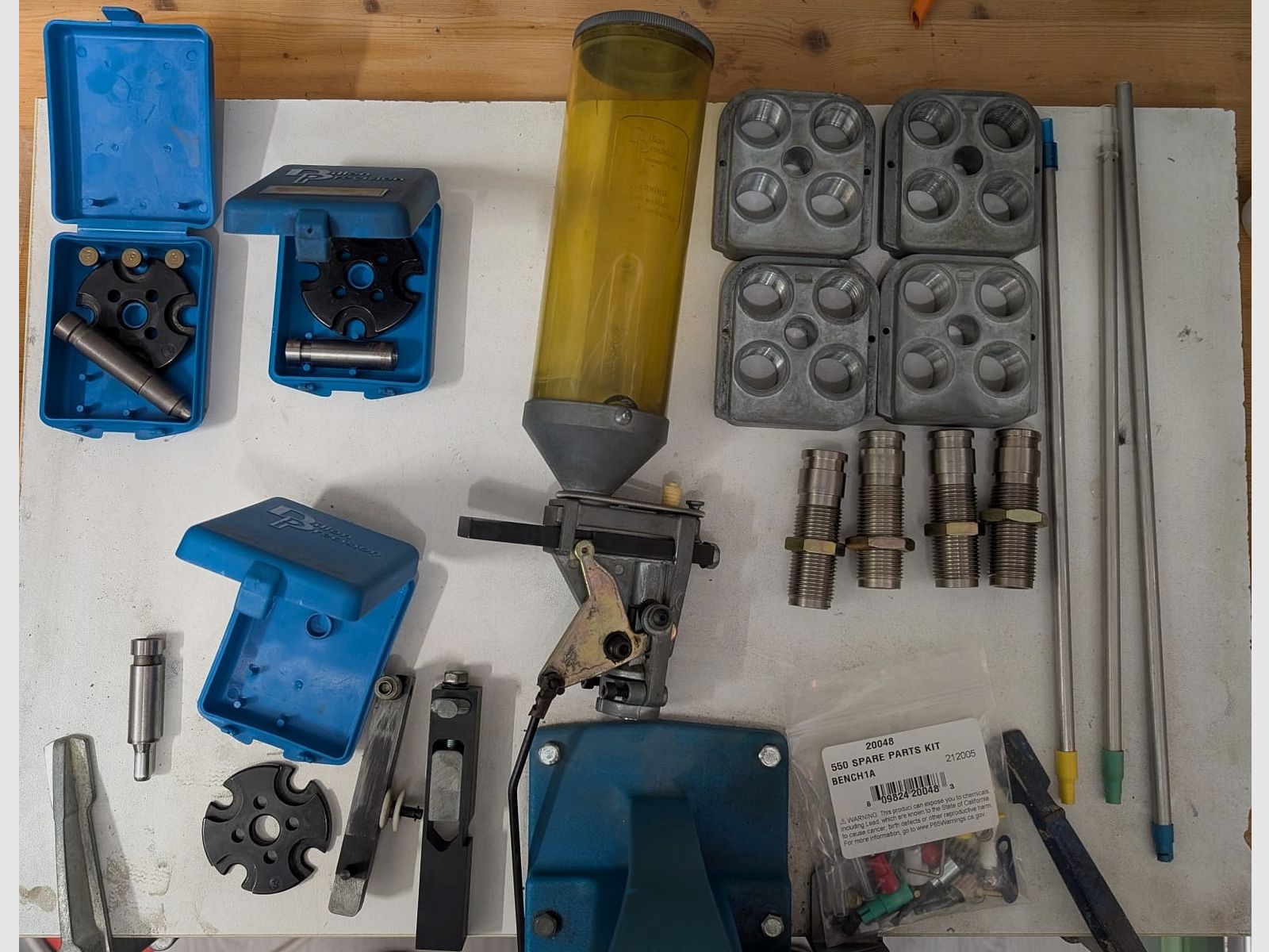 Dillon RL550 B with accessories