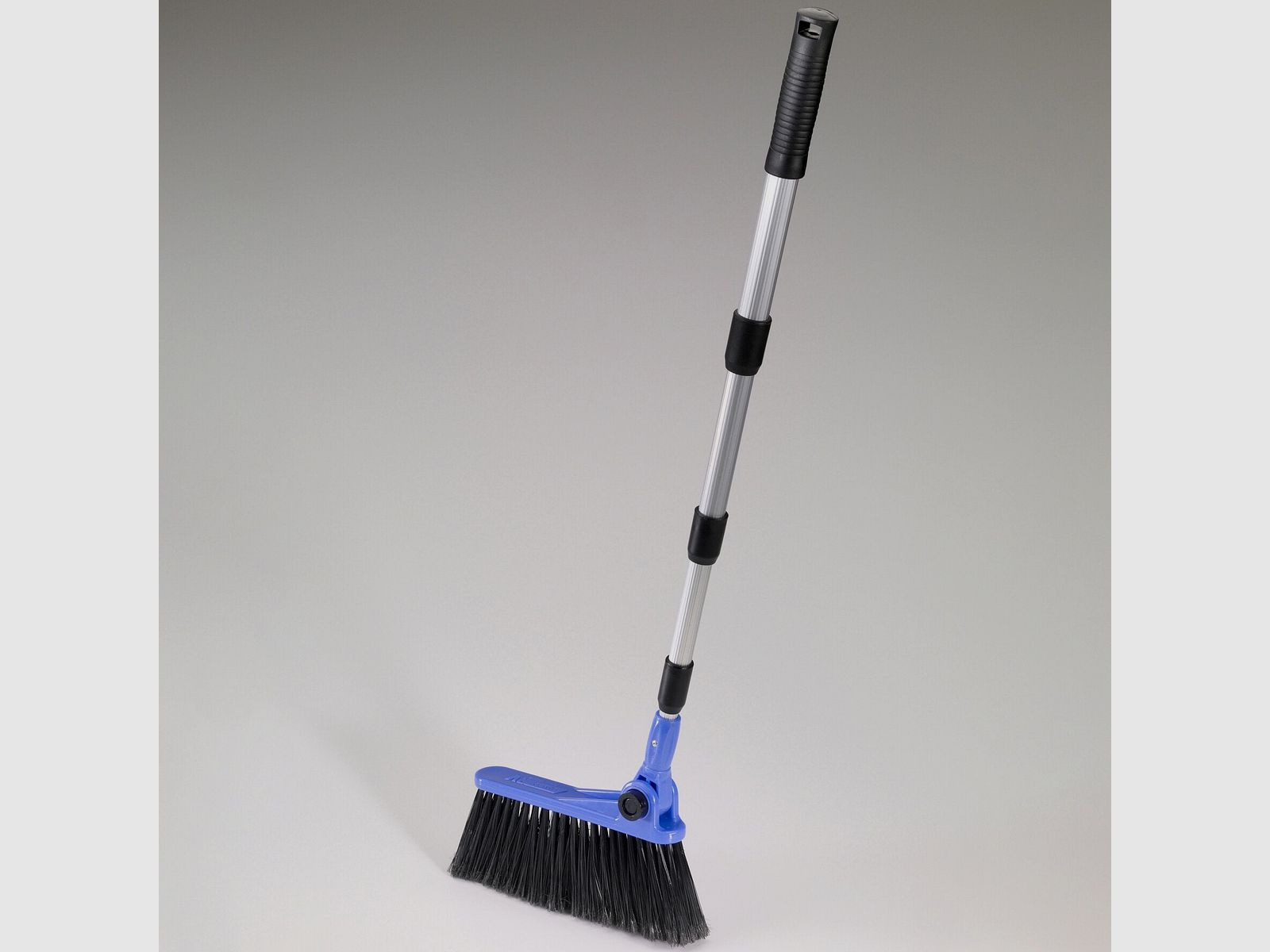 Telescopic brush with dustpan, image 1 of 2