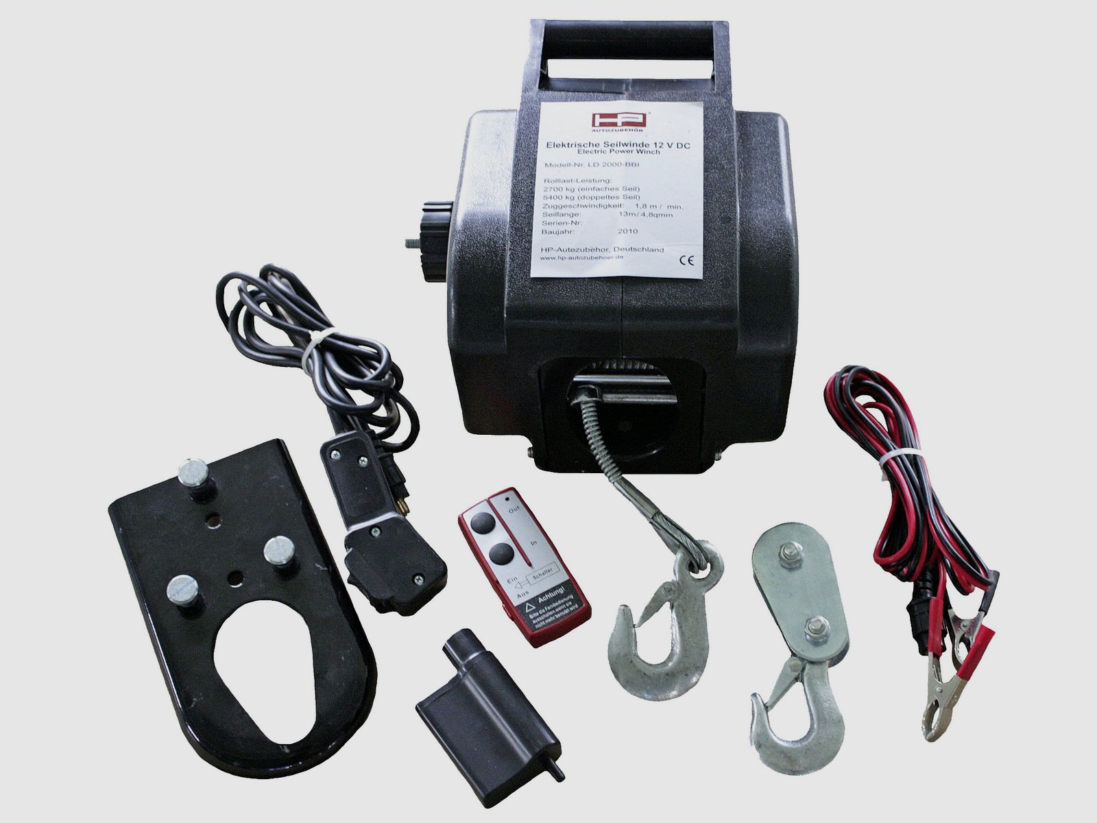 Electric winch - including adapter for tow hitch