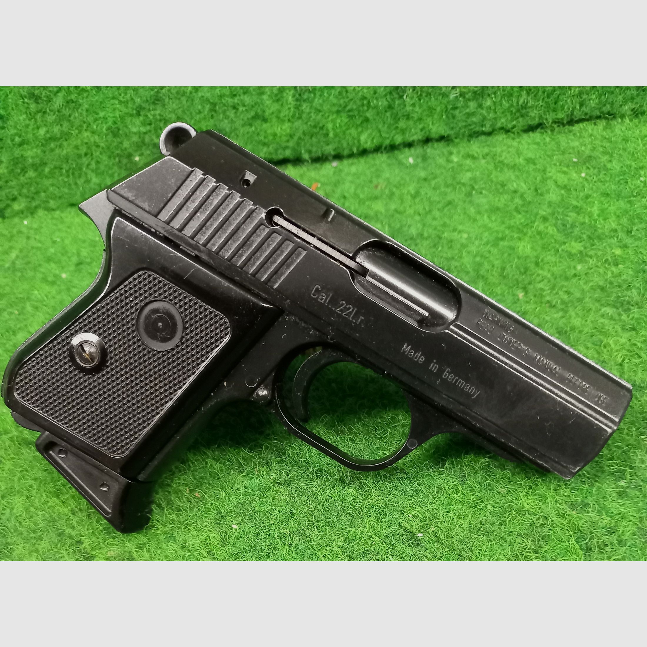  Pistolets ERMA Luger 22 rares, une rareté en calibre .22 Lr.