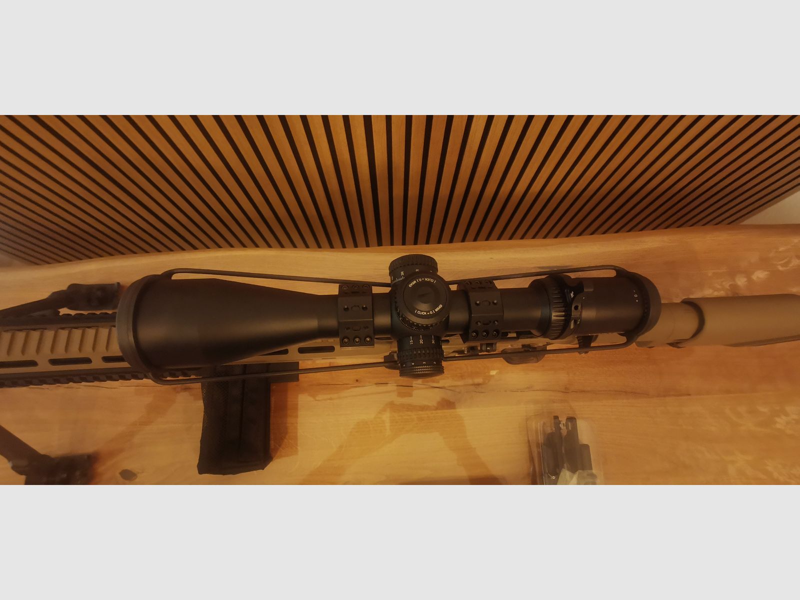 Schmeisser AR15 DMR FDE .223Rem + PAQUETE COMPLETO