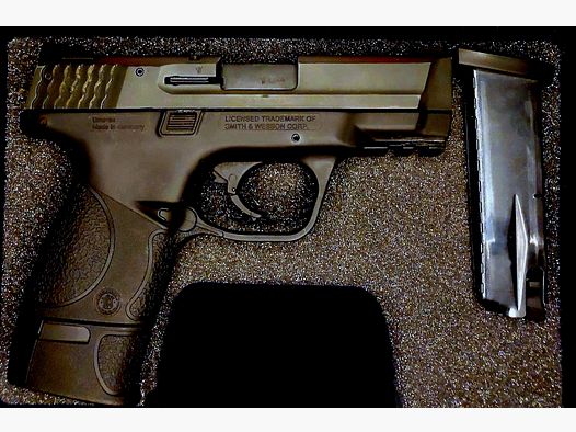 Smith & Wesson M&P 9C Schreckschusspistool, Kaliber 9mm P.A.K., in Zwart (PTB 984) — met 2 magazijnen (1x standaard, 1x verlengd XXL)