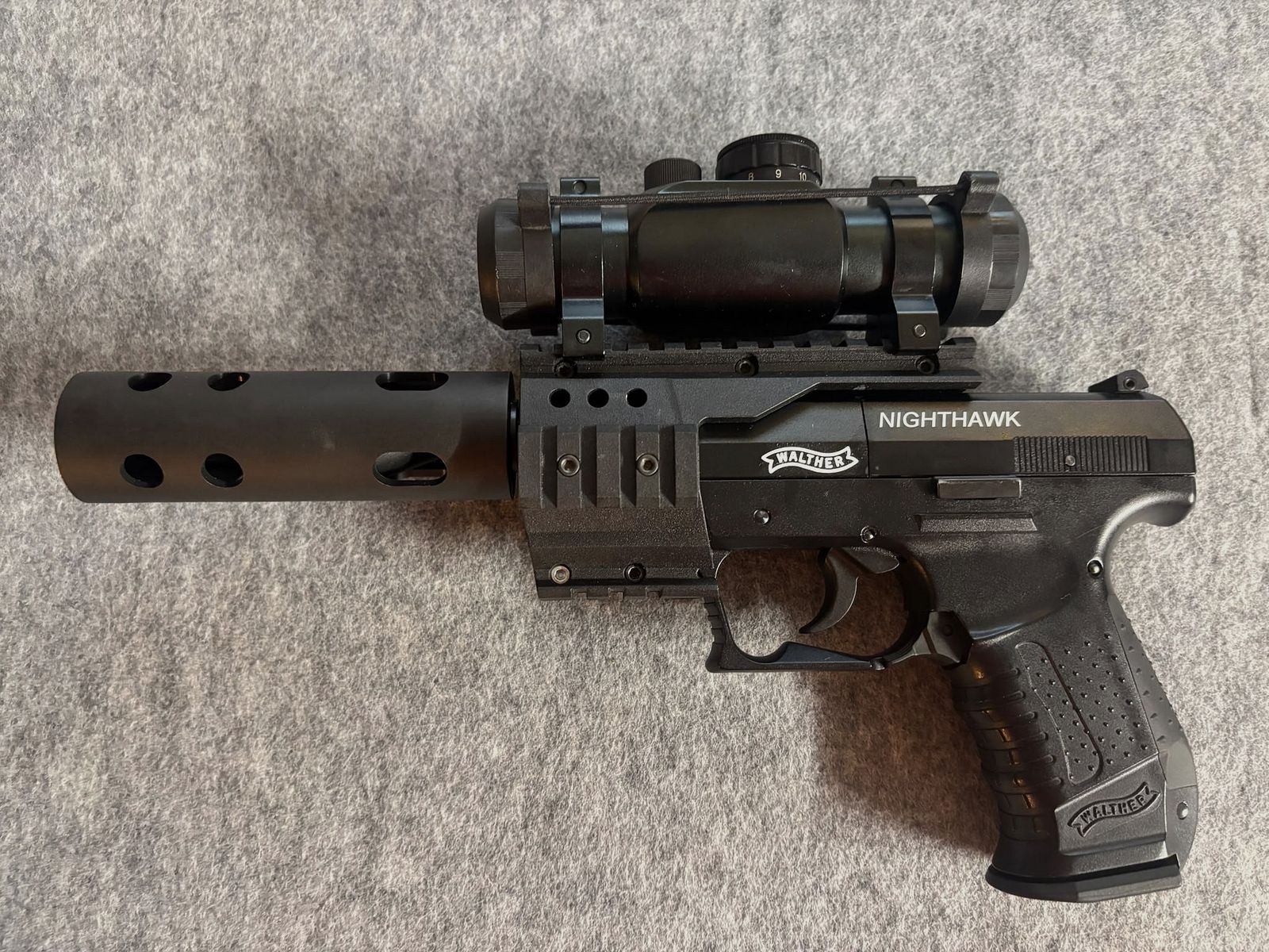 Walther Nighthawk 4,5 mm Diabolo - pistola Co2 in valigetta, immagine 1 di 5