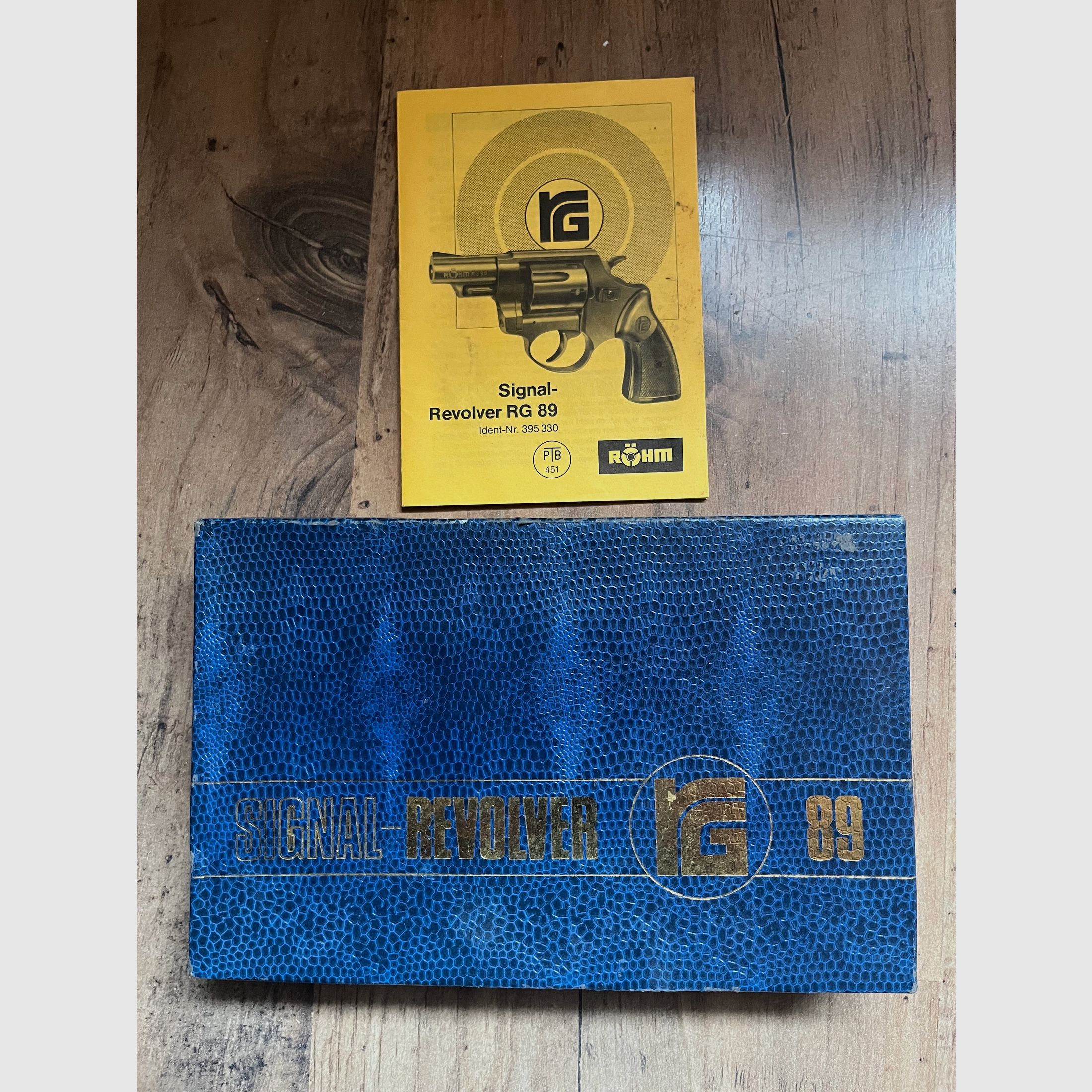 Röhm RG89 signal revolver