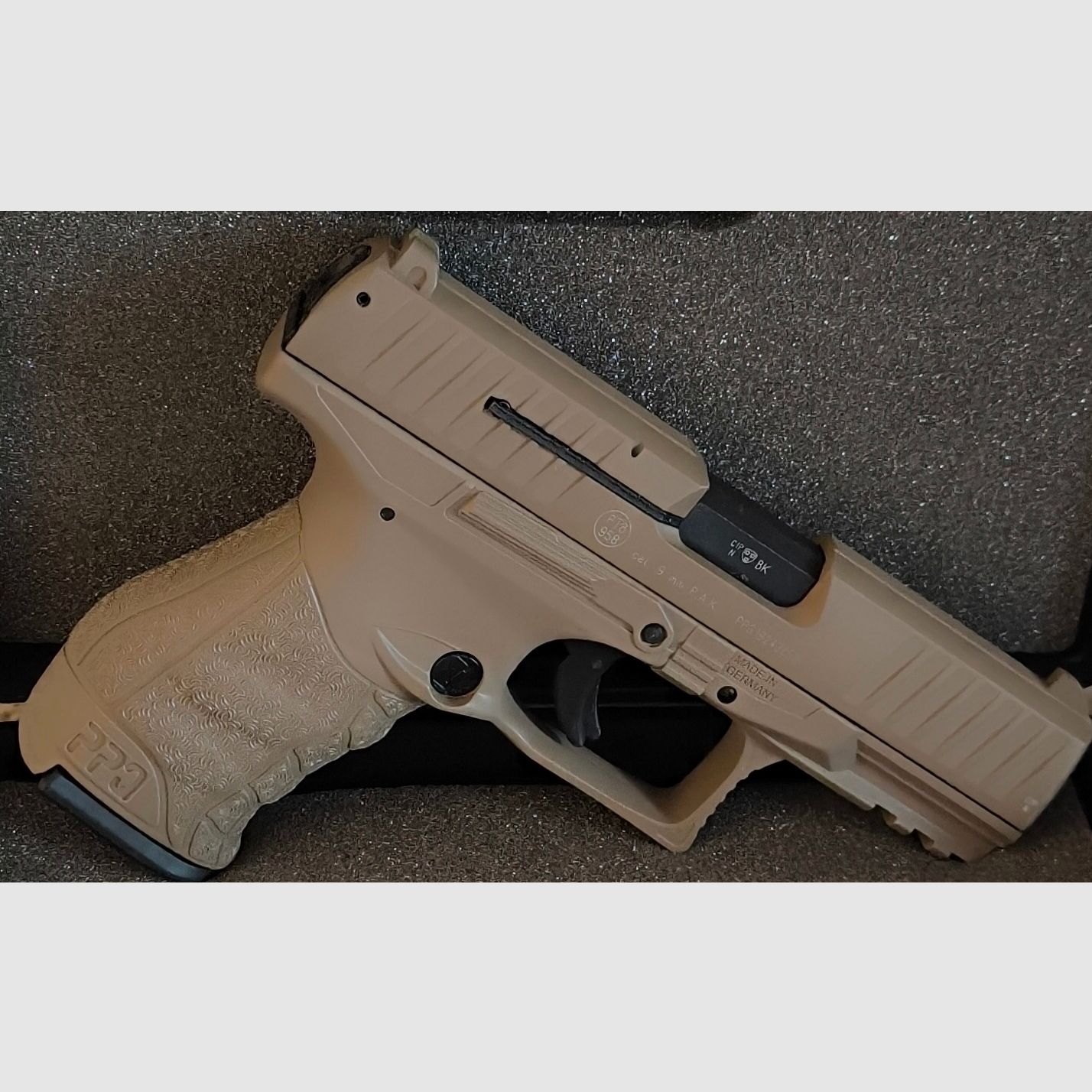 Schreckschuss, SRS - Waffe 9mmPAK, Walter PPQ M2 Farbe FDE & Original Walter Koffer 