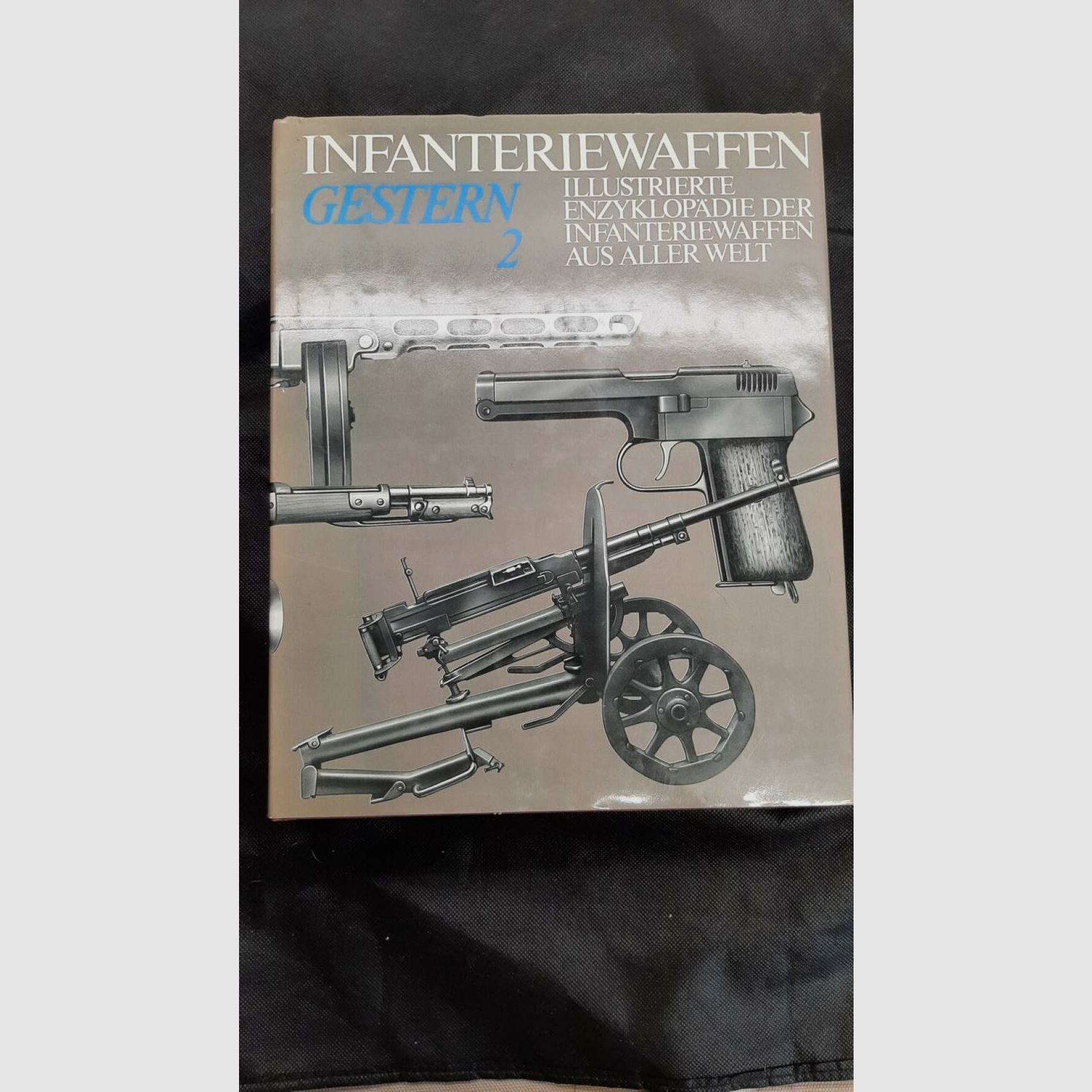 Infanteriewaffen - Fachbuch - 2 Bände
