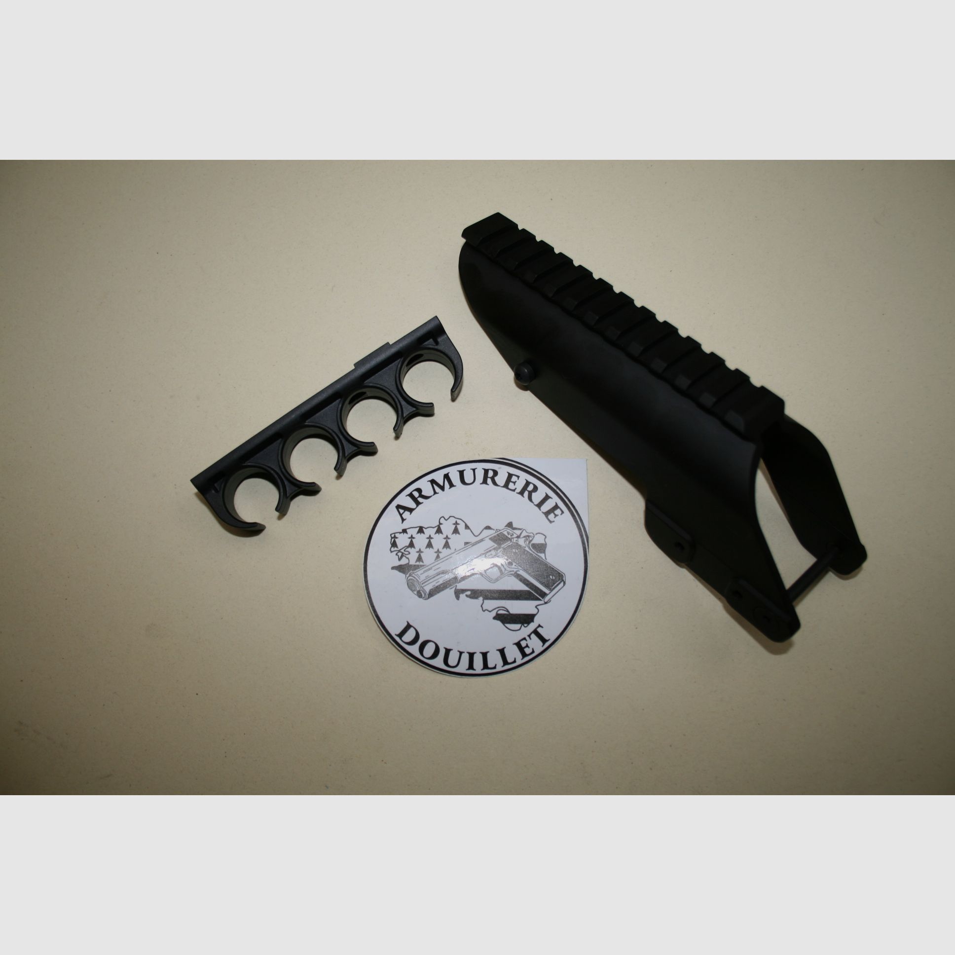 Montage UTG rail supérieur – porte cartouche pour Mossberg 500-590-Maverick 88, image 1 sur 7