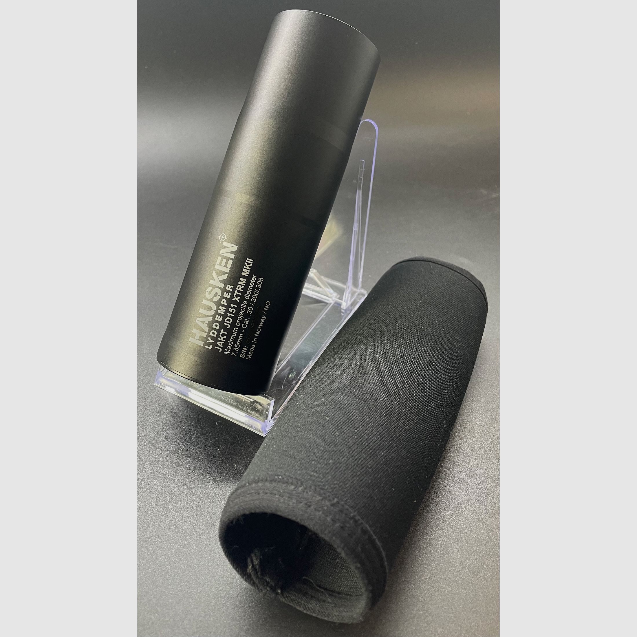 Silencieux Hausken JD151 XTRM MK2 jusqu'à Cal.: .30 + douille filetée 1/2"x20UNF + housse de protection en néoprène