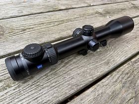 Zeiss Victory V8 1.8-14x50 richtkijker (36 mm!) & Blaser montage