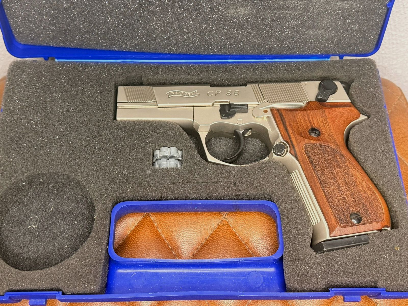 Walther CP88 4 inch 4.5 mm Diabolo Nickel (P18) Co2 pistol with wooden stock