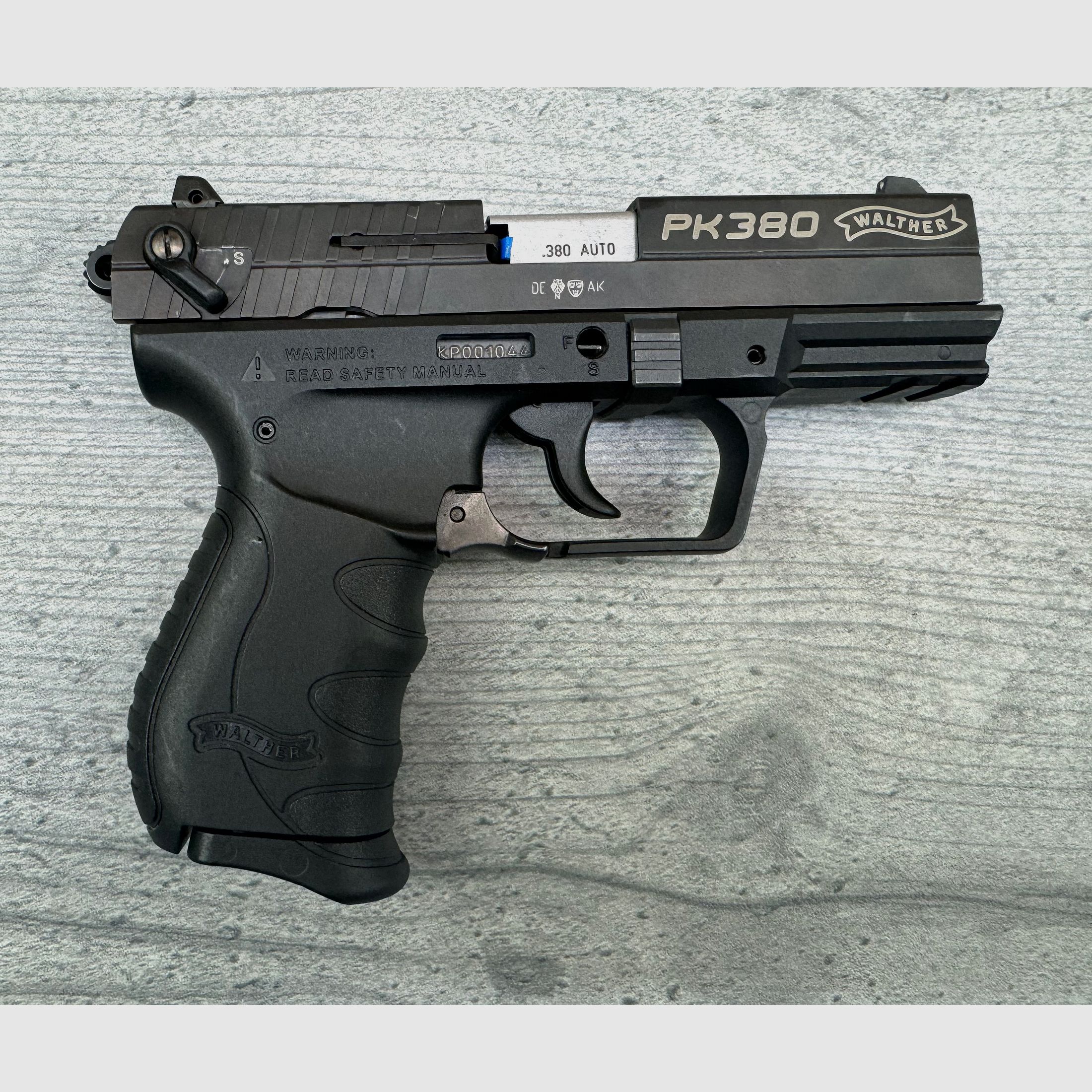 Vorführwaffe Carl WALTHER PK380 Cal. 380 / 9mm Browning in Schwarz