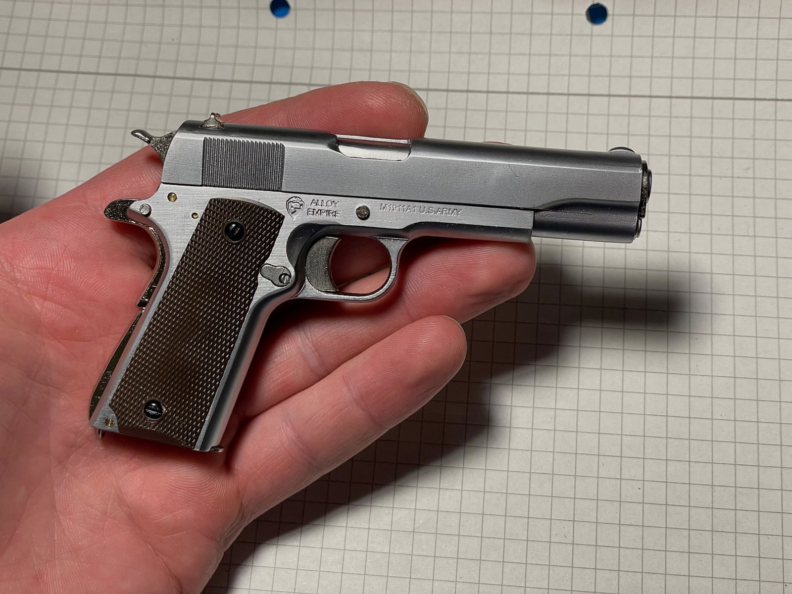 Miniatura pistola 1911, immagine 3 di 3