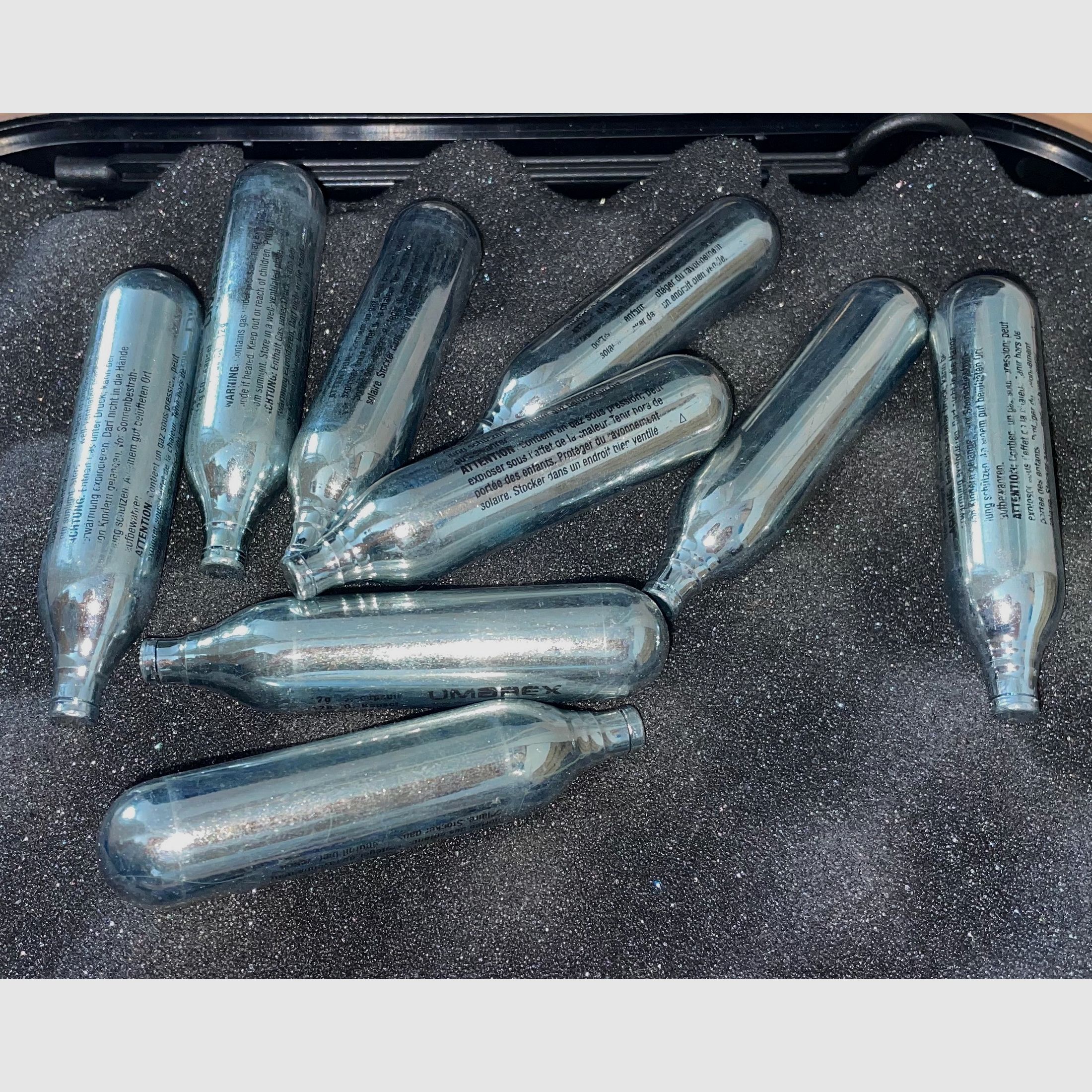 Glock 19 CO2 pistol by Umarex