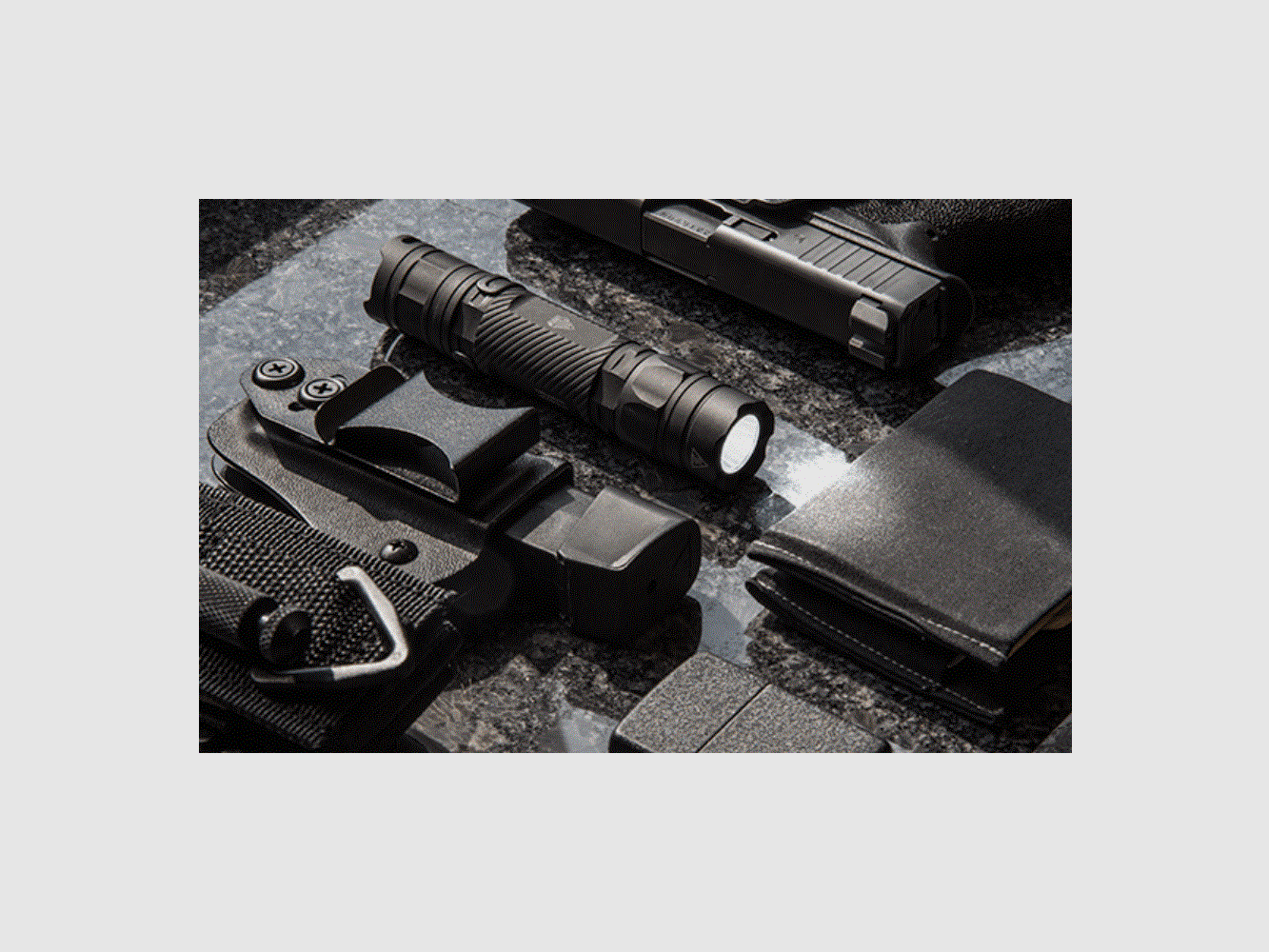 Torcia da trasporto quotidiano UTG, 400 lumen