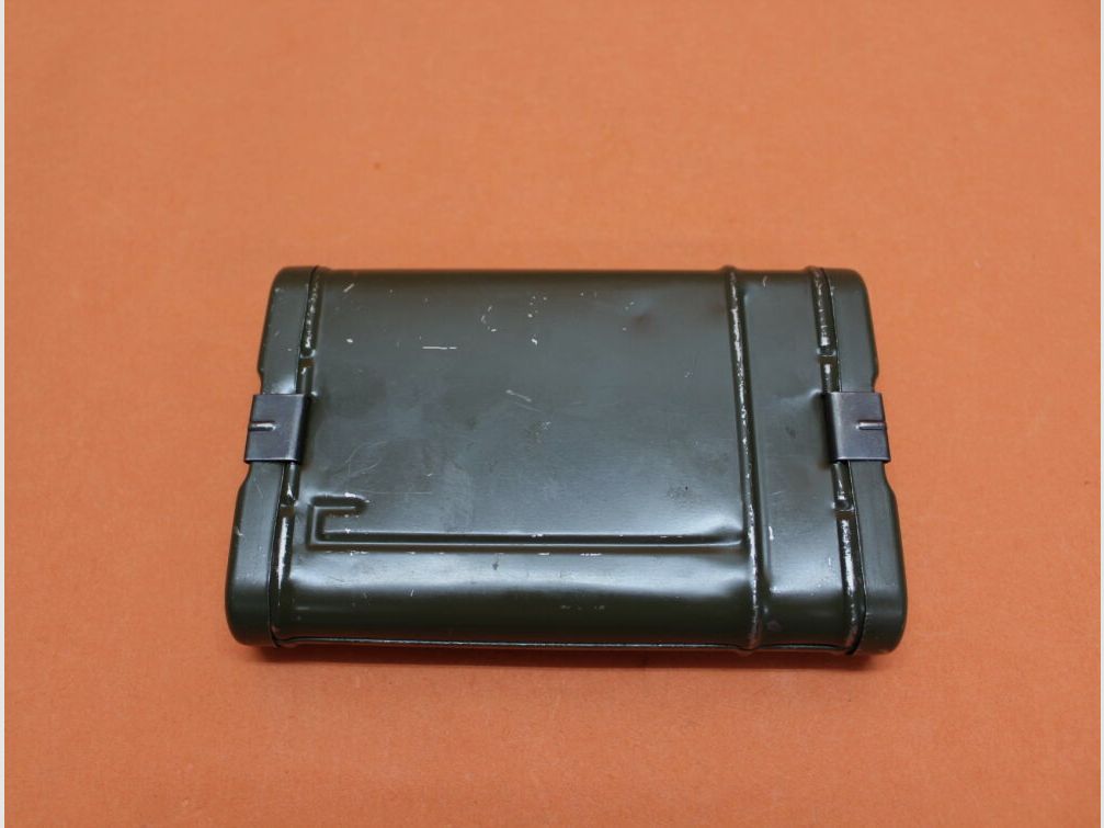 BUND SURPLUS Heckler&Koch/H&K HK G3: Reinigungsgerät BUND 7,62mm Putzzeug mit Reinigungskette/ Stahlblechdose