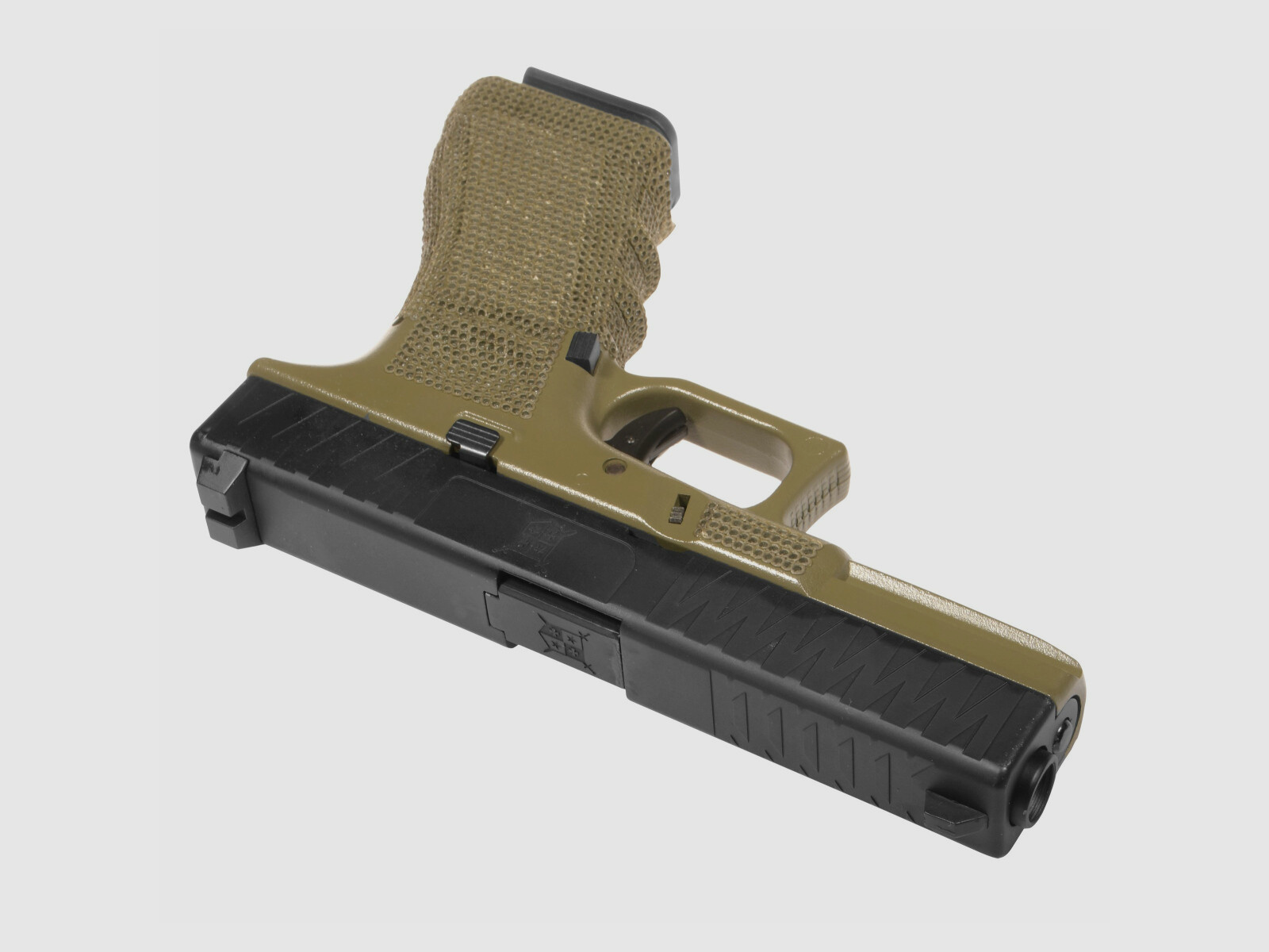 P05 GBB Airsoft Pistole in Oliv | Delta Armory
