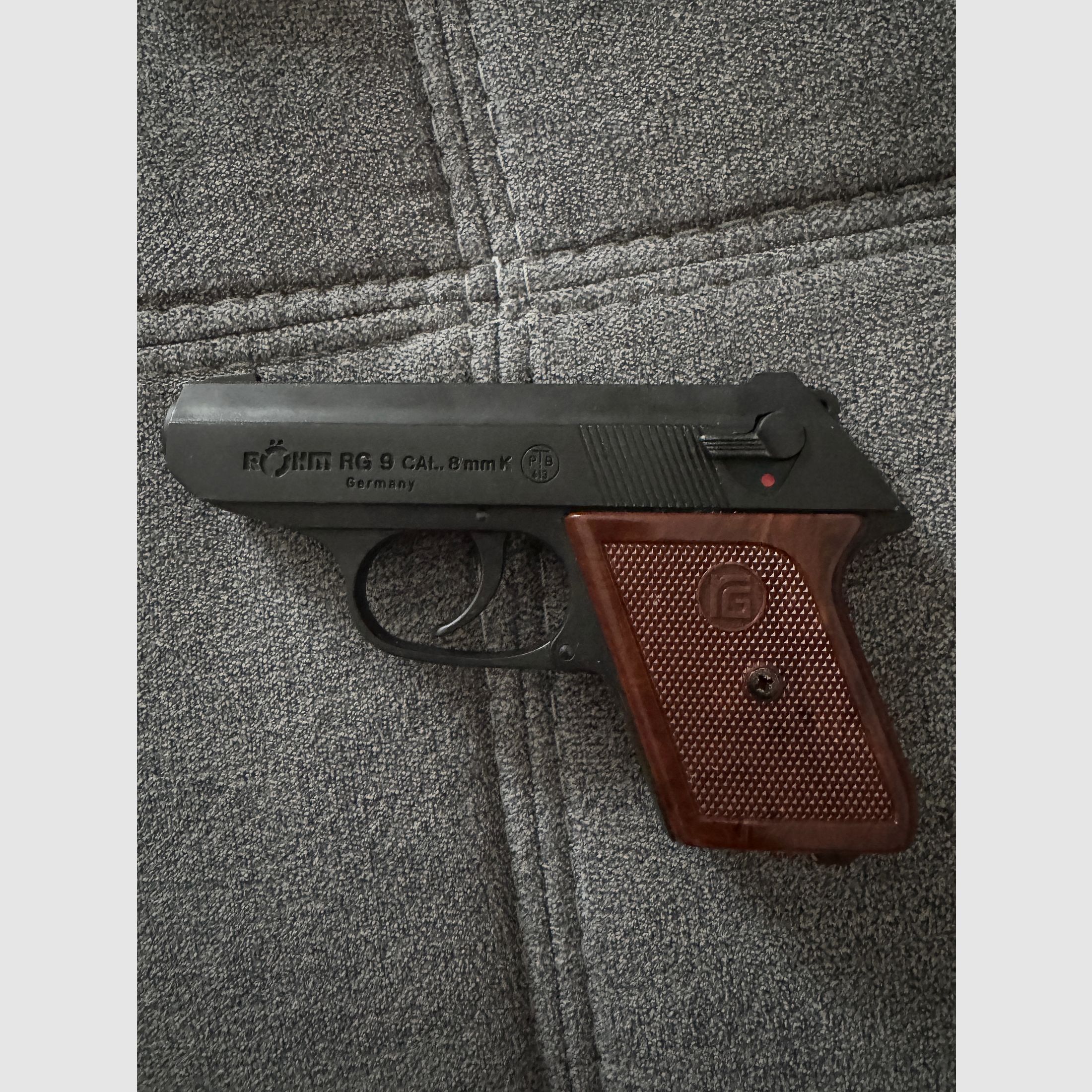Pistola a salve Röhm RG 9 (8mm K, PTB 413) – set completo da collezione con OVP & munizioni