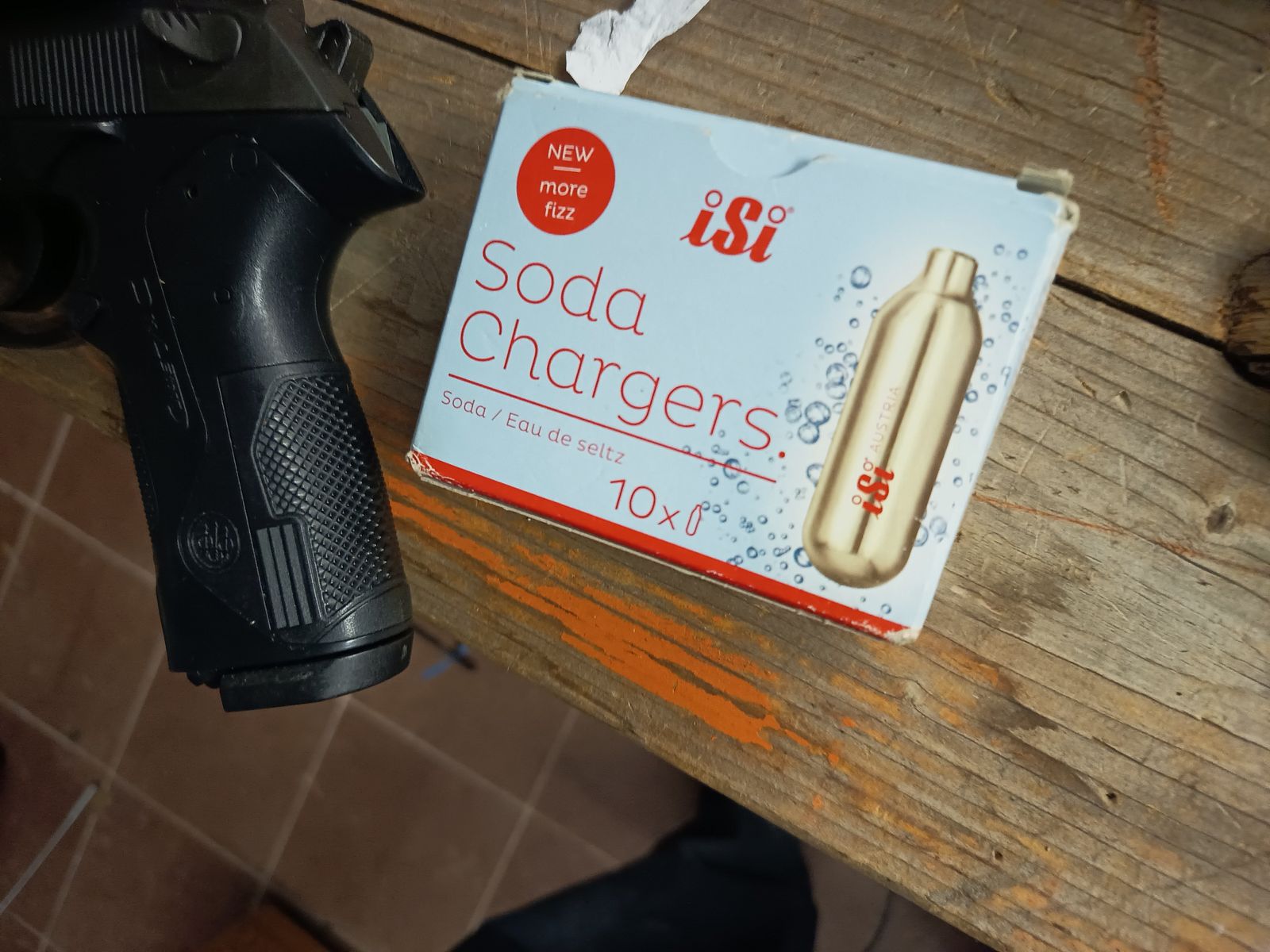 Bundle of airsoft 1 rifle 4 pistols with ammunition and gas cartridges