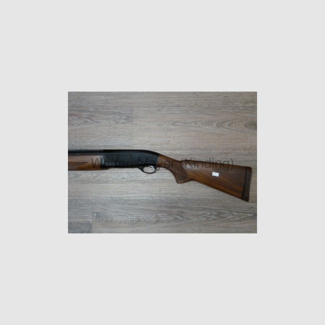 SKB self-loading shotgun