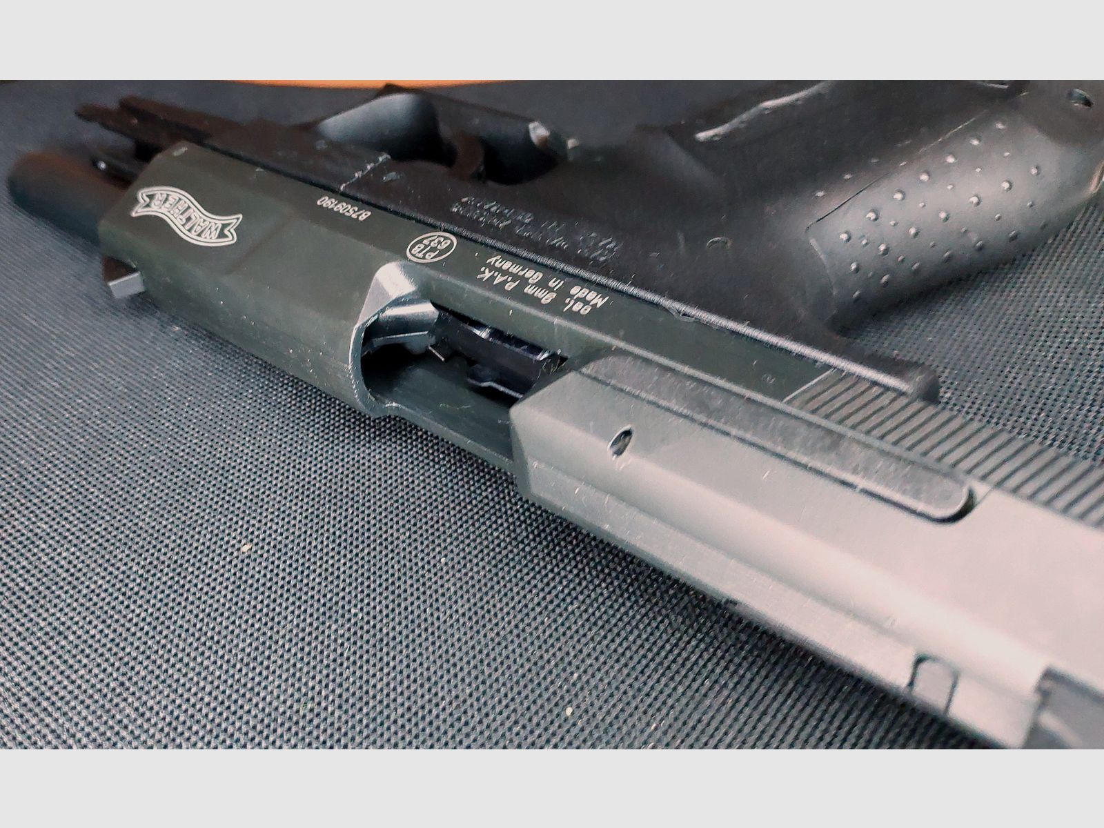 Walther P99 blank firing pistol 9mm P.A.K. (PTB 637) P 99